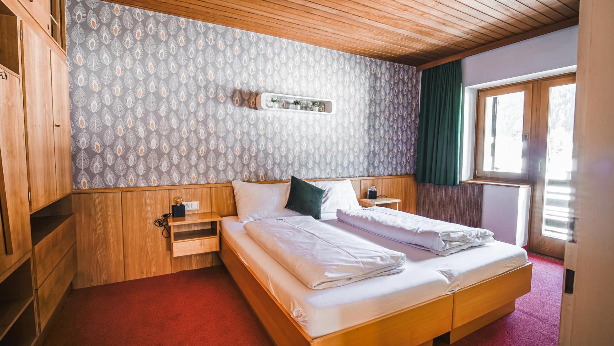 Hotel Guesthouse Dalnig Bad Kleinkirchheim Exterior photo